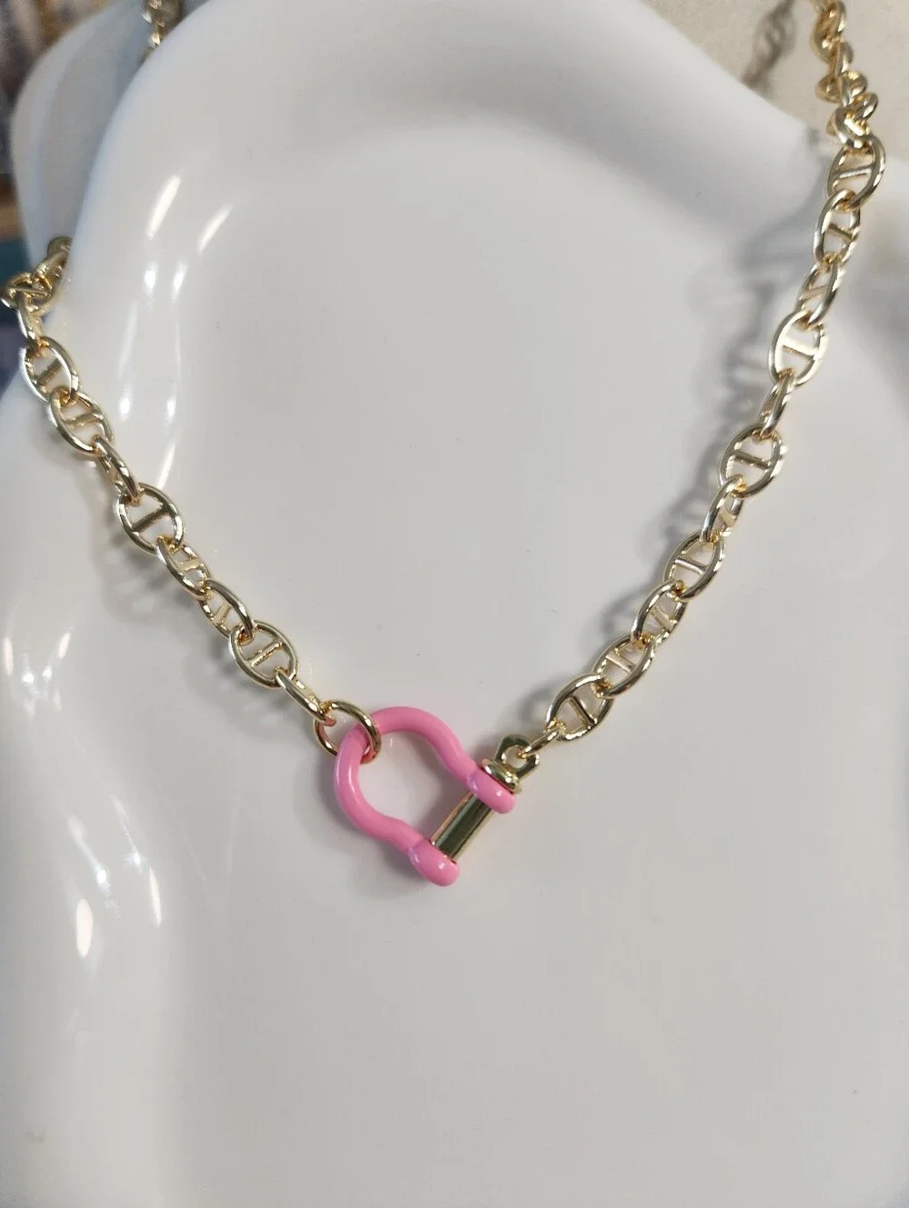 18k Gold Plated Horseshoe Clasp  Necklace - Picture 5 of 5